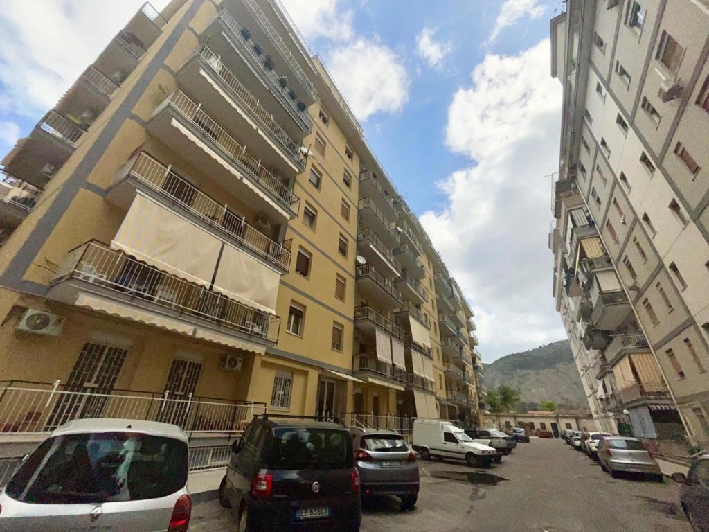 Quadrilocale in Via Filippo Di Giovanni 81, Palermo, 1 bagno, 125 m²