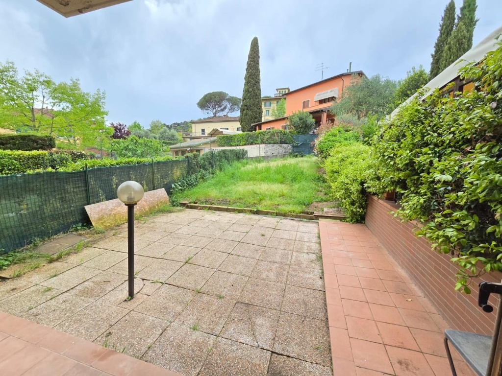 Villa a schiera a Montecatini-Terme, 6 locali, 2 bagni, posto auto