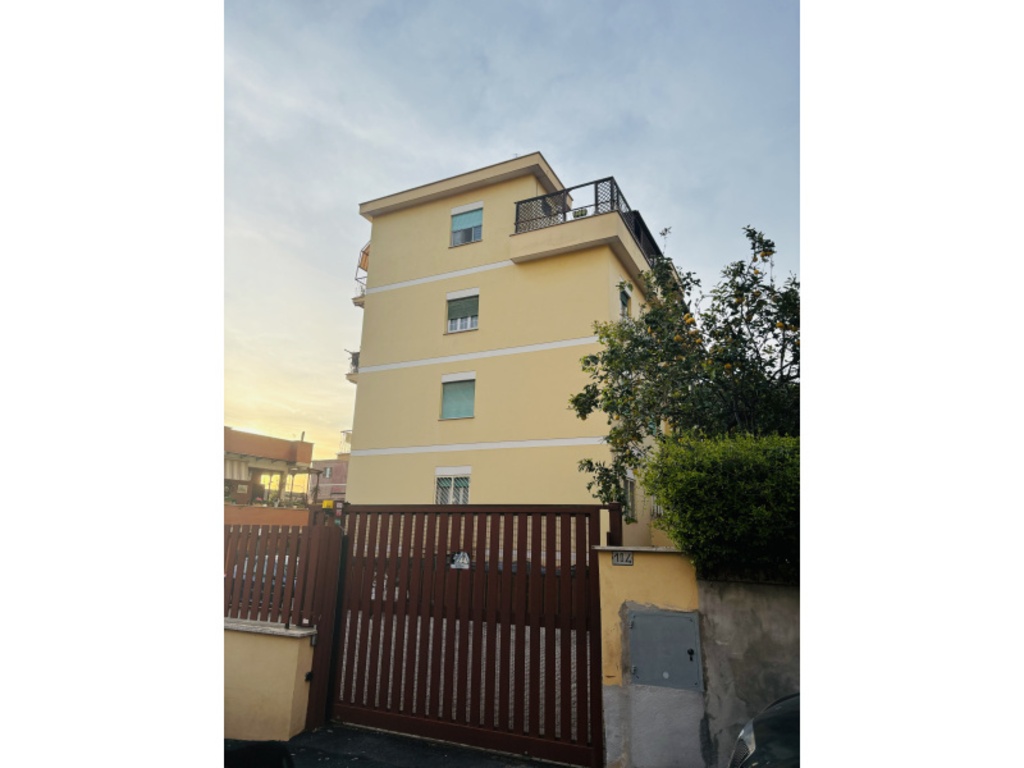 Appartamento in Via Augusto Tebaldi, Roma, posto auto, 85 m², 1° piano