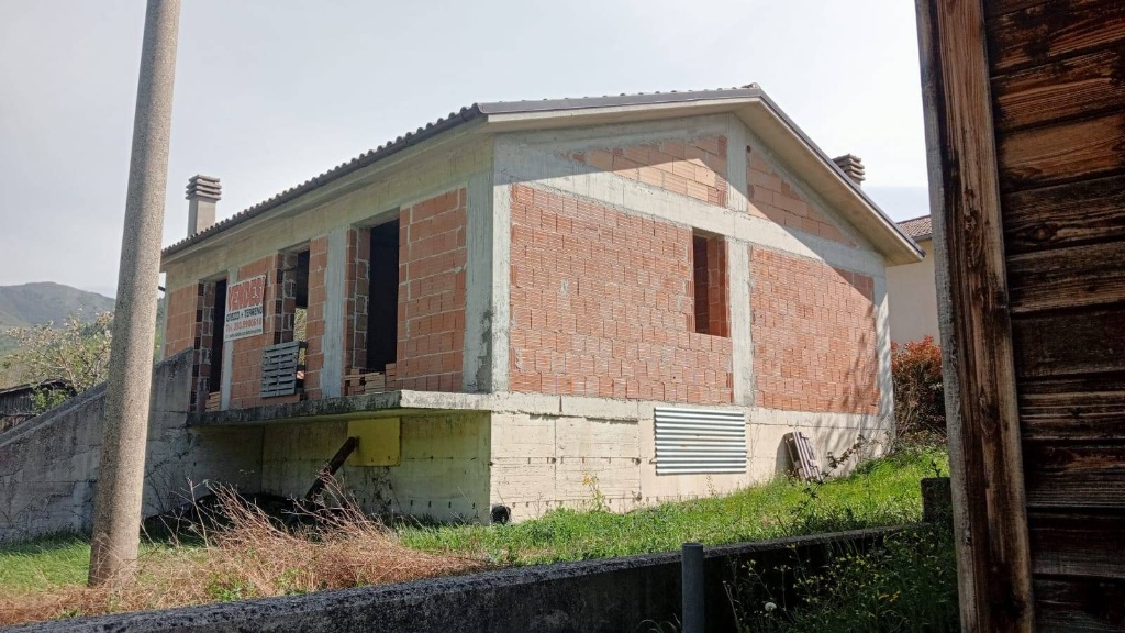 Casa indipendente in Frazione campodonico, Fabriano, 6 locali, 2 bagni