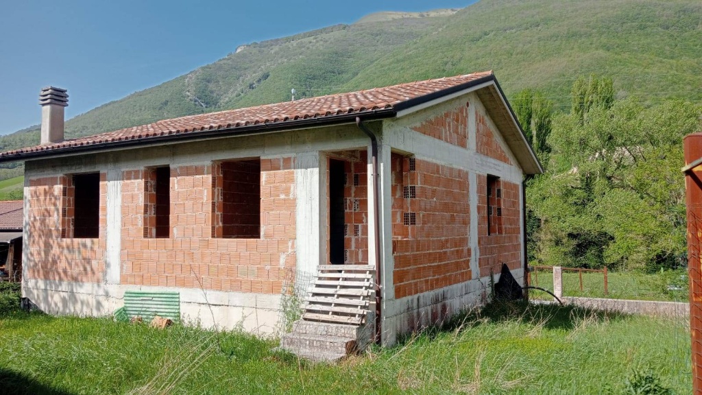 Casa indipendente in Frazione campodonico, Fabriano, 6 locali, 2 bagni