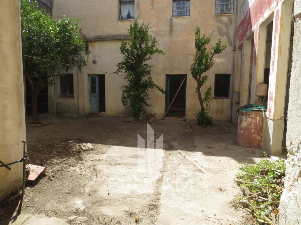 Casa semindipendente in Via Iglesias, Quartu Sant'Elena, 7 locali
