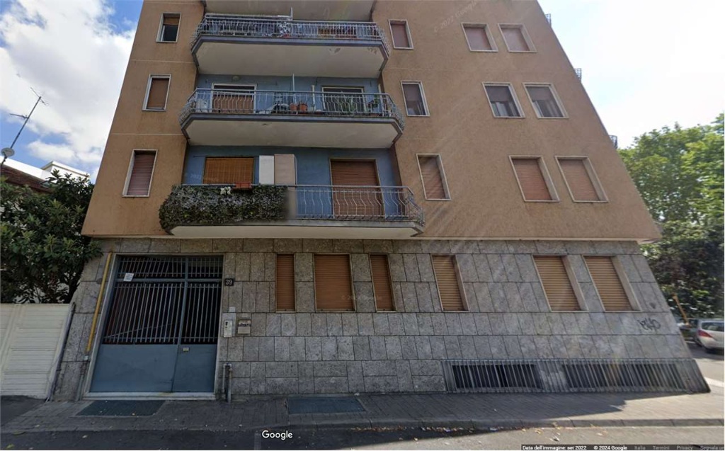 Palazzo in Via Achille Grandi 39, Cinisello Balsamo, 2 locali, 3 bagni