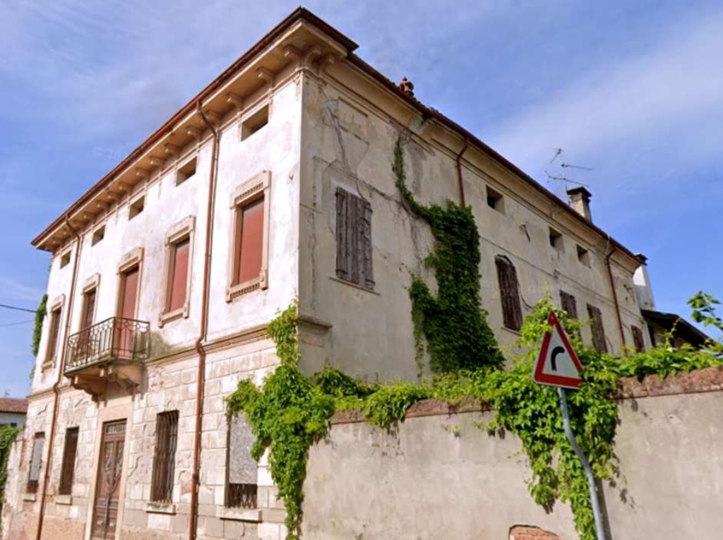 Casa indipendente in Via Vittorio Emanuele, Erbè, 14 locali, 2 bagni