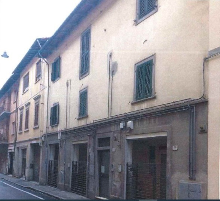 Quadrilocale in Via Filippo Strozzi 32, Prato, 1 bagno, 86 m²