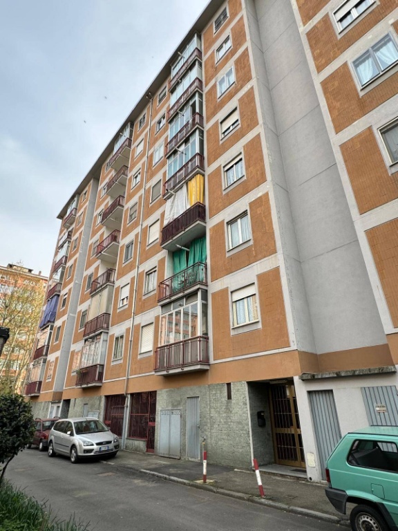 Appartamento in Strada Del Drosso, Torino, 5 locali, 2 bagni, con box