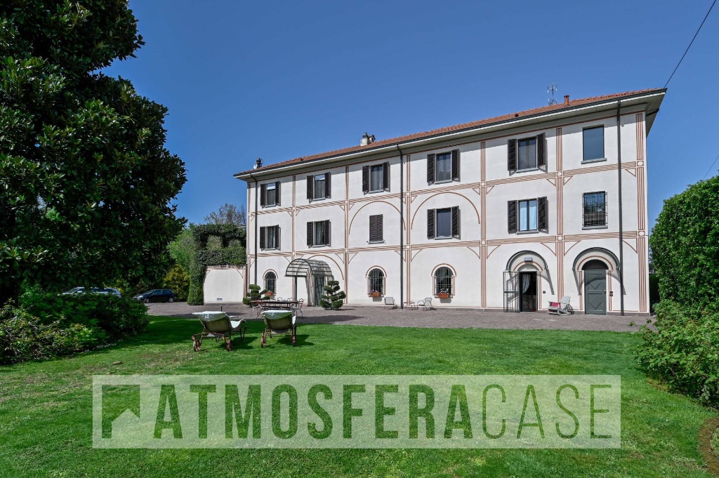 Villa in VIA BREMBATE, Canonica d'Adda, 20 locali, 6 bagni, con box