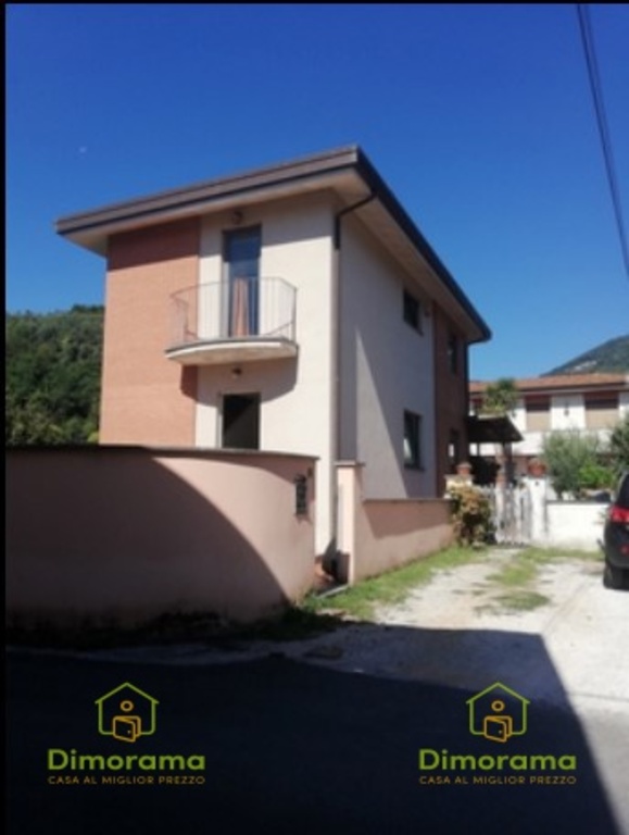 Villa a schiera in Via Terrapezzina n.45, Camaiore, 3 locali, 2 bagni