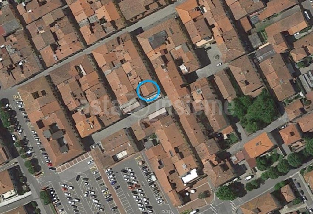 Appartamento a Castelfranco di Sotto, 8 locali, 1 bagno, 133 m²