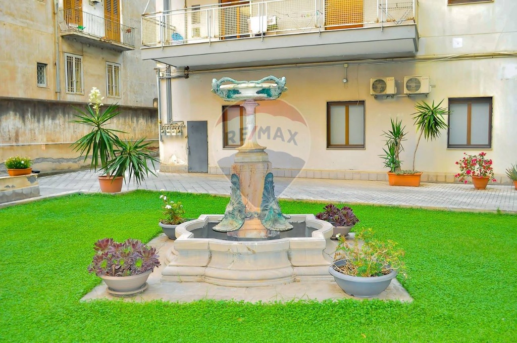 Attico in Via Androne, Catania, 11 locali, 5 bagni, giardino in comune