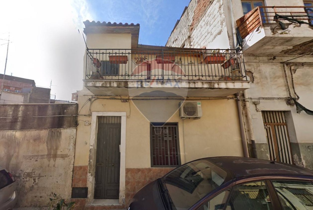 Casa indipendente in Via Acquedotto Greco, Catania, 7 locali, 2 bagni