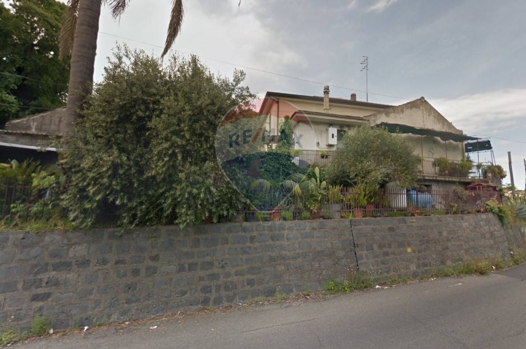 Casa indipendente in Via Delle Rose, Giarre, 5 locali, 1 bagno, 201 m²