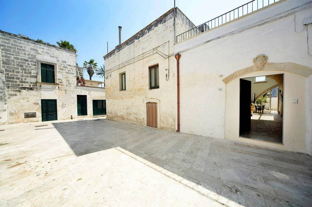 Casa indipendente in Via Benedetto Brin, Poggiardo, 6 locali, 4 bagni