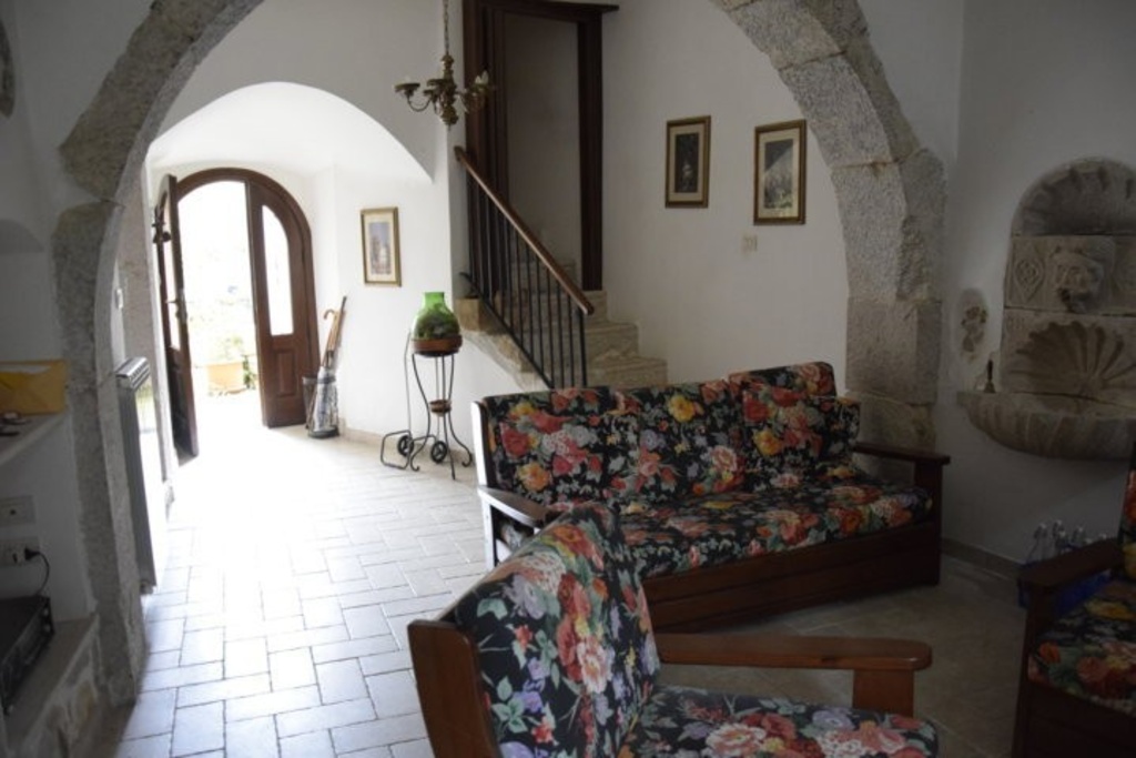 Villa a schiera a Castelnuovo Parano, 12 locali, 3 bagni, 350 m²