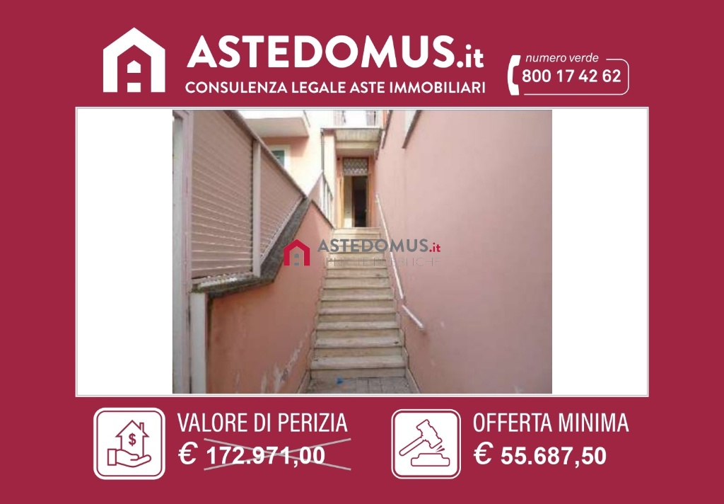 Appartamento in Via Salvator Rosa, Lusciano, 5 locali, 1 bagno, garage