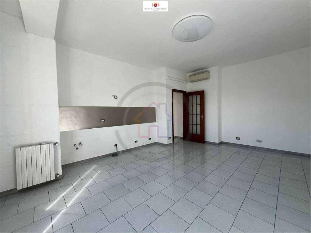 Trilocale in Via piave, Limbiate, 1 bagno, 70 m², 3° piano in vendita