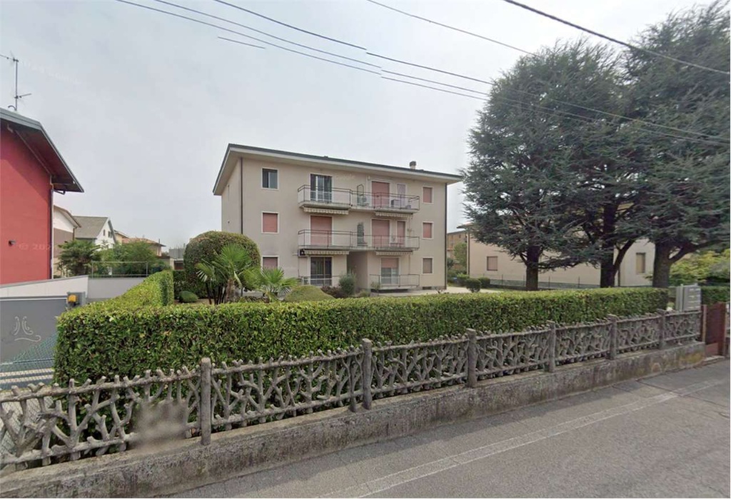 Quadrilocale in Via Buonarroti 6, Comun Nuovo, 1 bagno, garage, 122 m²