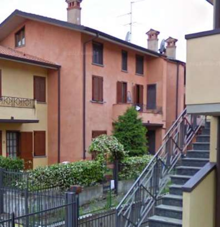Trilocale in Via Brughiere, Terno d'Isola, garage, 70 m² in vendita