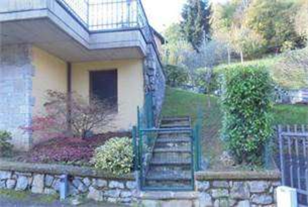 Villa a schiera in Via Vittorio Emanuele 52/G, Strozza, 3 locali