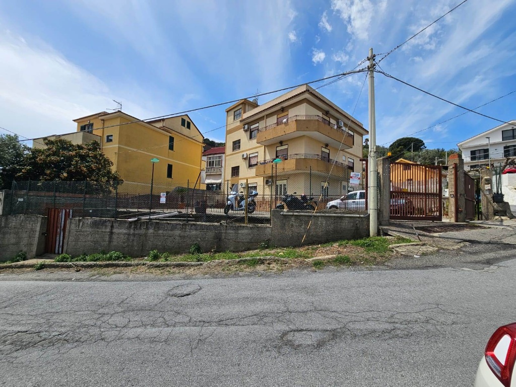 Quadrilocale in Vill. Camaro Superiore, Messina, 1 bagno, 125 m²