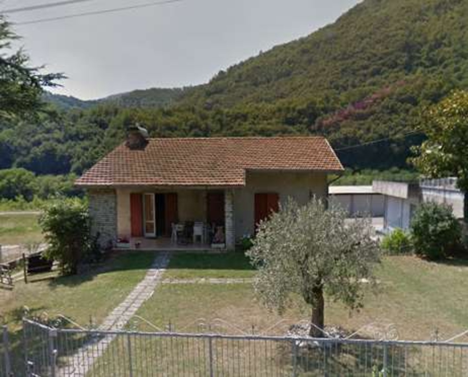 Casa indipendente in Via Contrada Perlati, Badia Calavena, 5 locali
