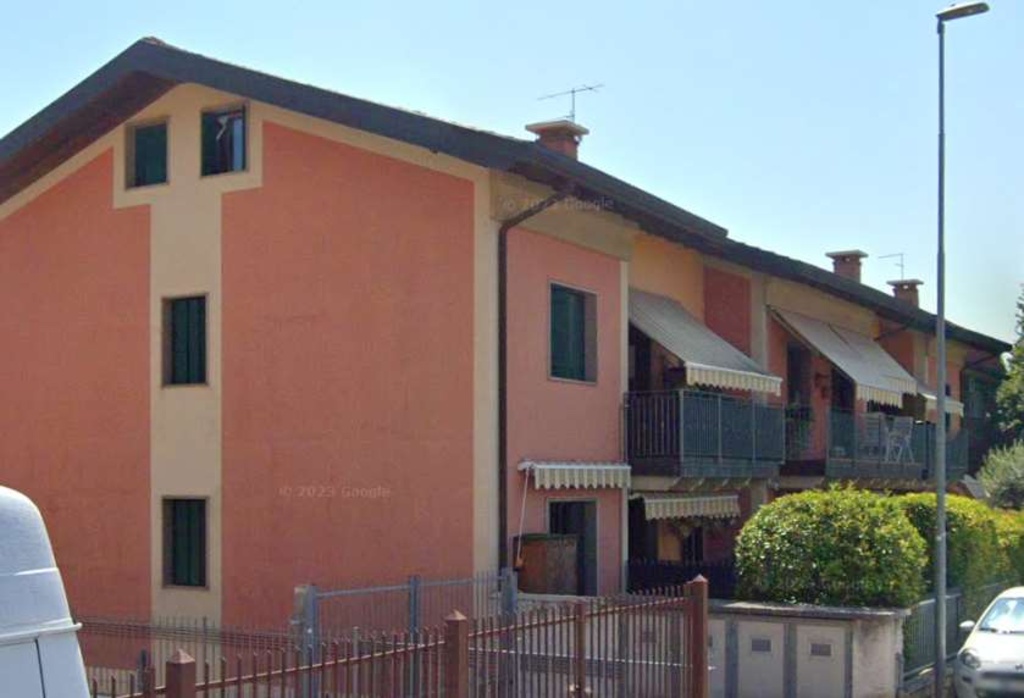 Appartamento in Via Galileo Galilei, Lavagno, 5 locali, garage, 128 m²
