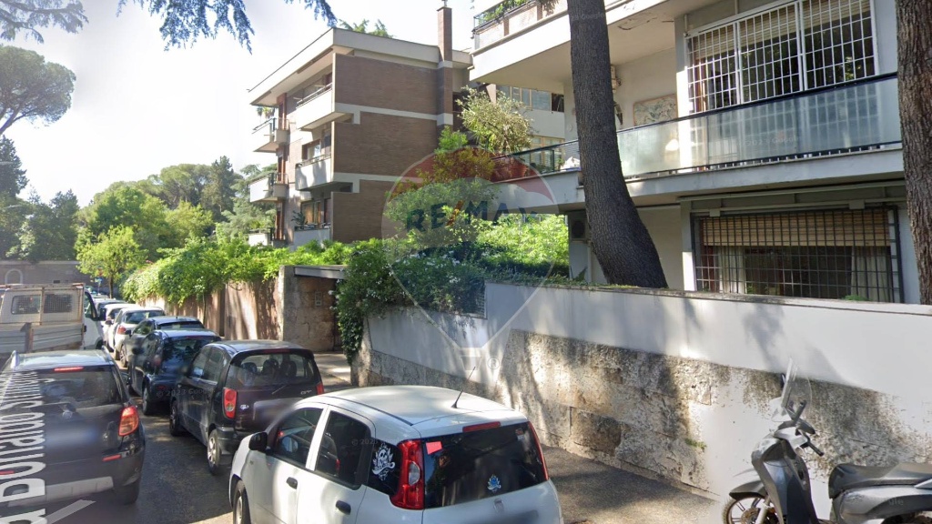 Appartamento in Via Ronciglione, Roma, 6 locali, 4 bagni, con box