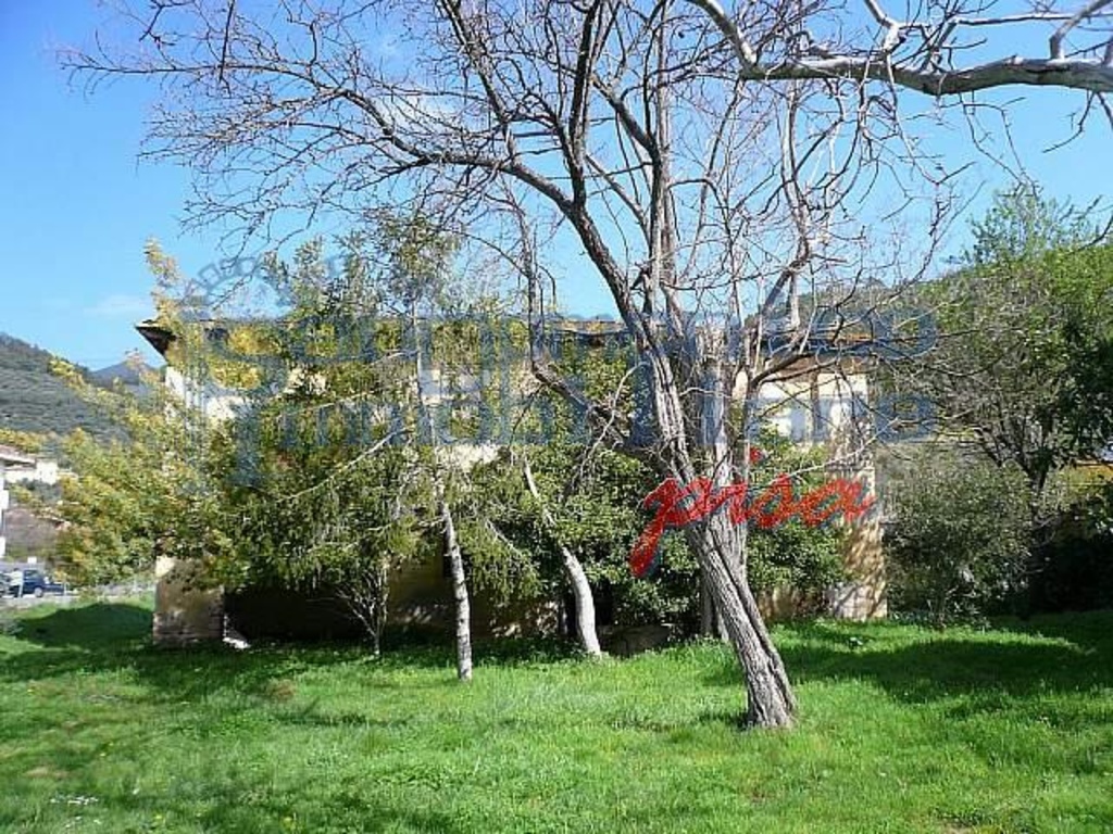 Rustico a Calci, 12 locali, 2 bagni, giardino privato, 300 m²