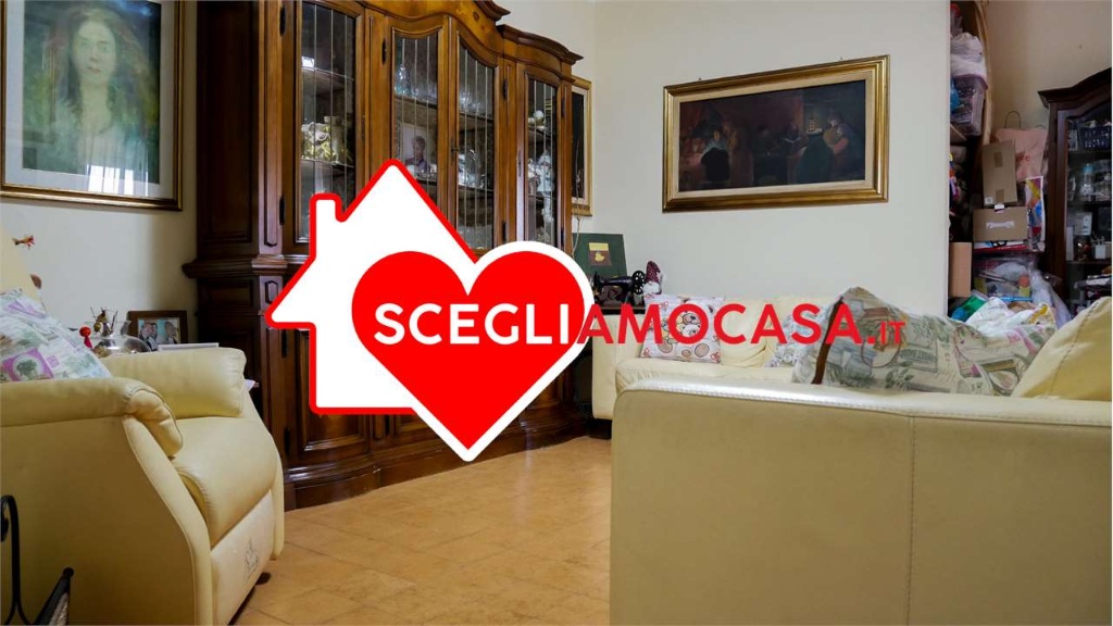 Appartamento in Via bezzecca 65, Catanzaro, 6 locali, 132 m², 3° piano
