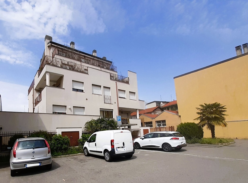 Monolocale in Via montanara 8, Legnano, 1 bagno, arredato, 40 m²