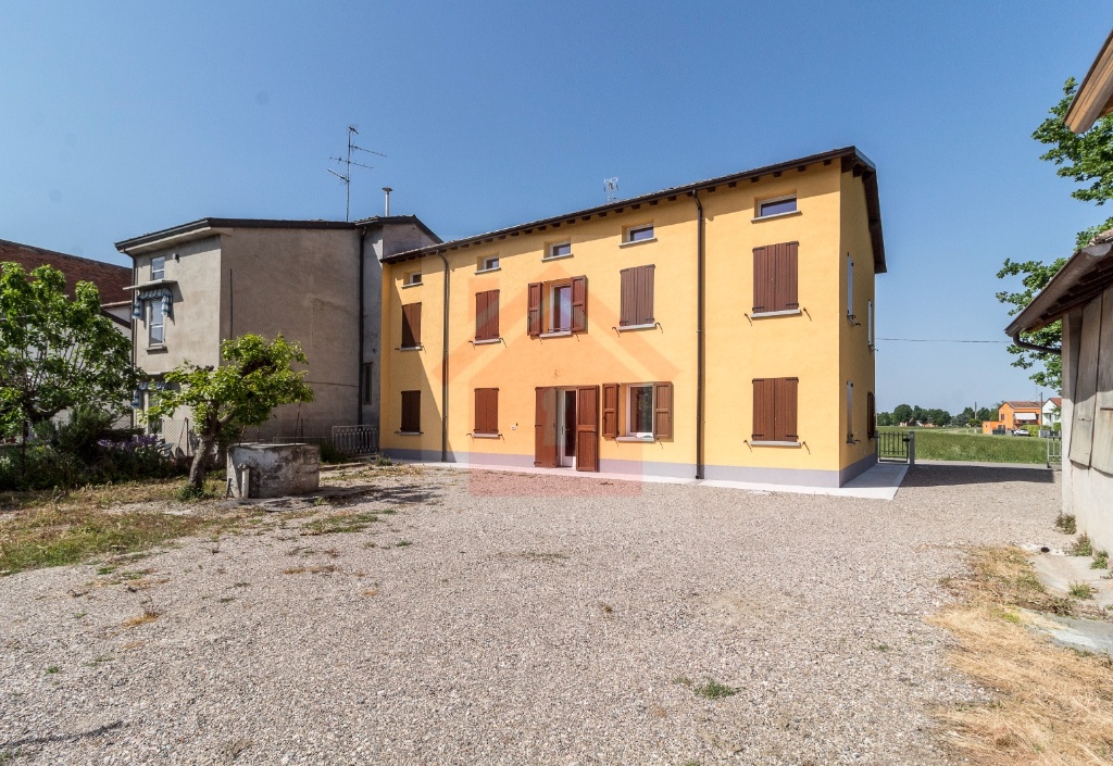 Villa in Via Gavello 46, Novi di Modena, 6 locali, 2 bagni, 350 m²