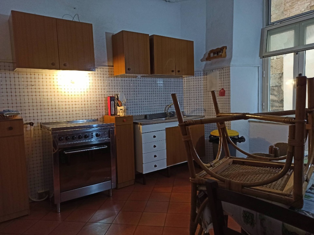 Quadrilocale in Via Borgo Stretto, Pisa, 1 bagno, arredato, 80 m²