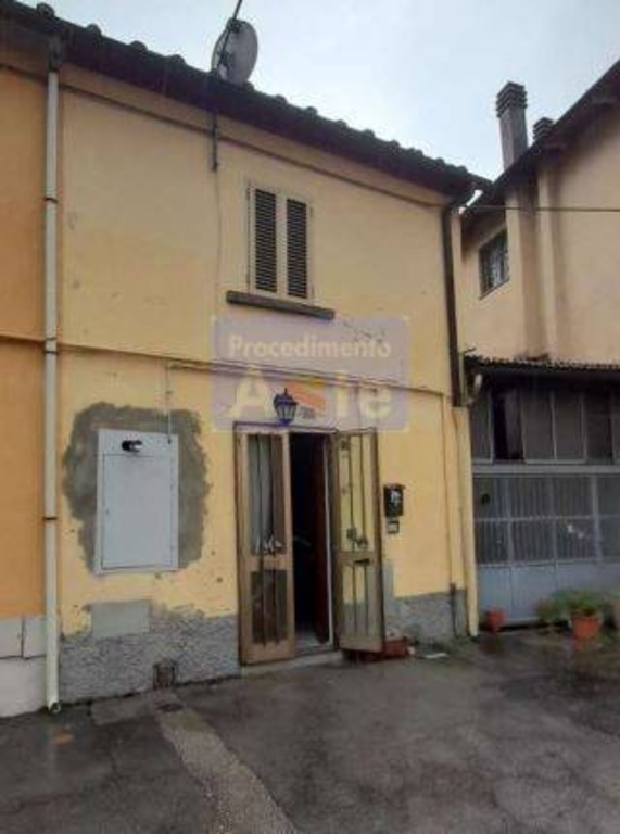 Trilocale in Via Borgo di Casale, Prato, 1 bagno, 84 m², multilivello