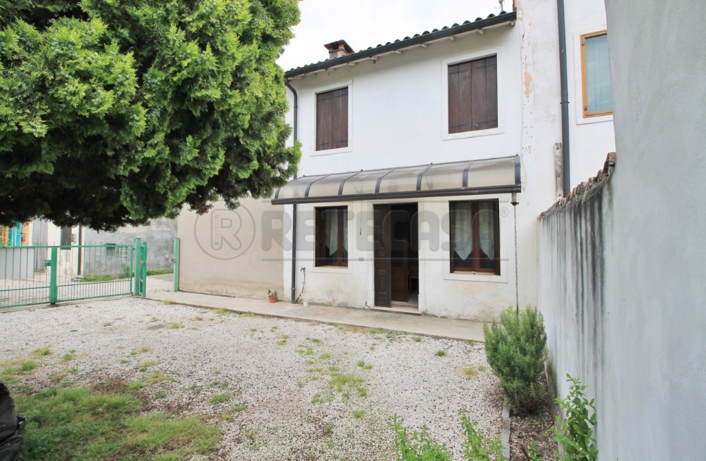 Casa semindipendente in Contrada Ronchi 10, Montebello Vicentino