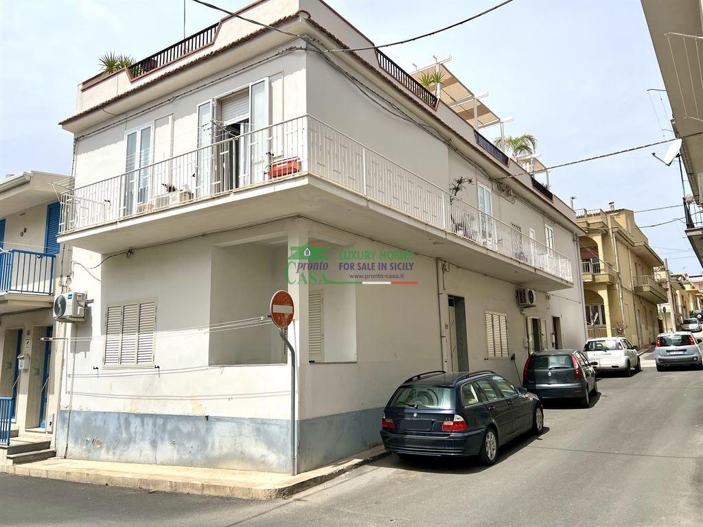 Casa indipendente in Via nensi, Ragusa, 5 locali, 2 bagni, 200 m²