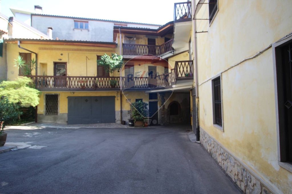 Monolocale a Ponte San Pietro, 1 bagno, 38 m², ultimo piano in vendita
