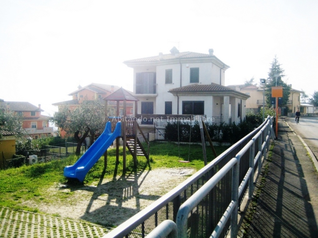 Villa singola in C.da Portacaldaia, Penne, 7 locali, 3 bagni, 210 m²