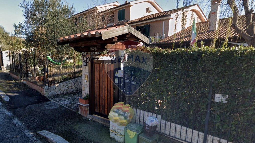 Villa a schiera in Via Lia Zoppelli, Roma, 6 locali, 2 bagni, 276 m²