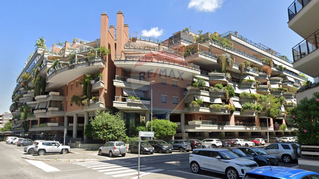 Appartamento in Via Oslo, Roma, 6 locali, 2 bagni, giardino in comune