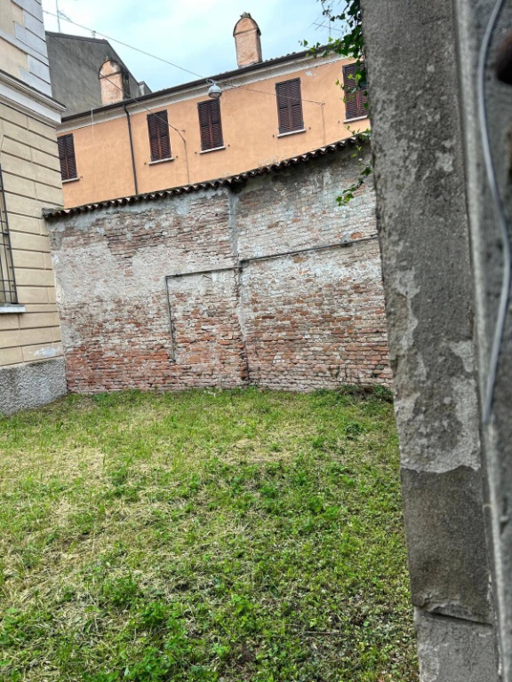 Casa indipendente a Mantova, 5 locali, 1 bagno, giardino privato