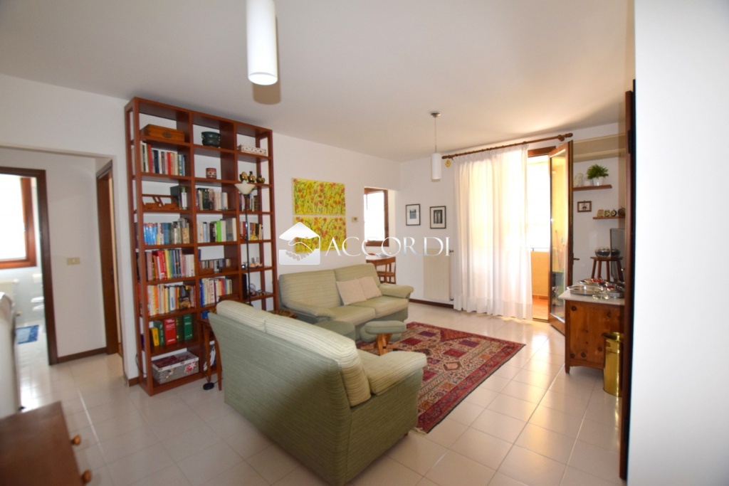 Appartamento a Volpago del Montello, 5 locali, 2 bagni, 121 m²