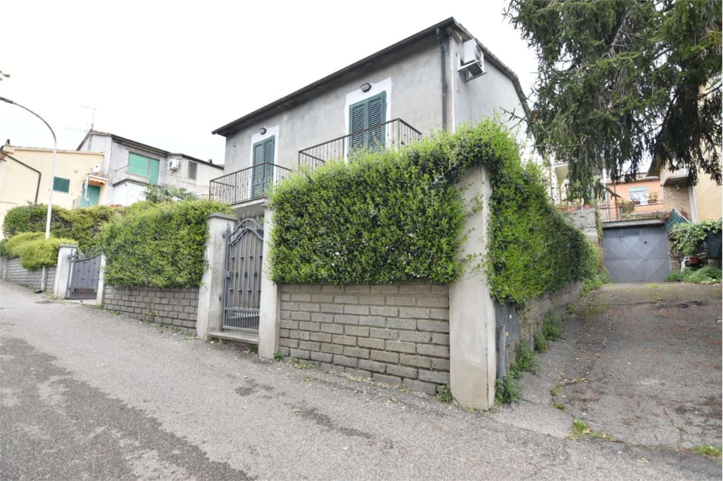 Villa in Via del vignolo, Bolsena, 8 locali, 2 bagni, giardino privato