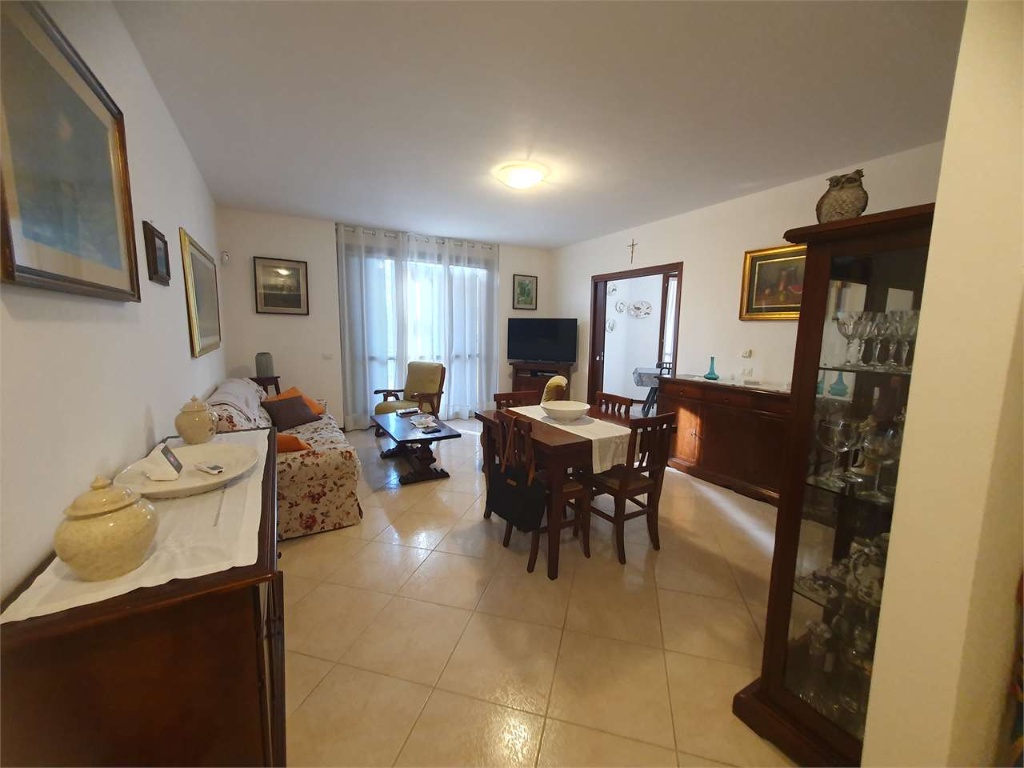 Appartamento in A.VIVALDI, Bomporto, 7 locali, 2 bagni, garage, 110 m²
