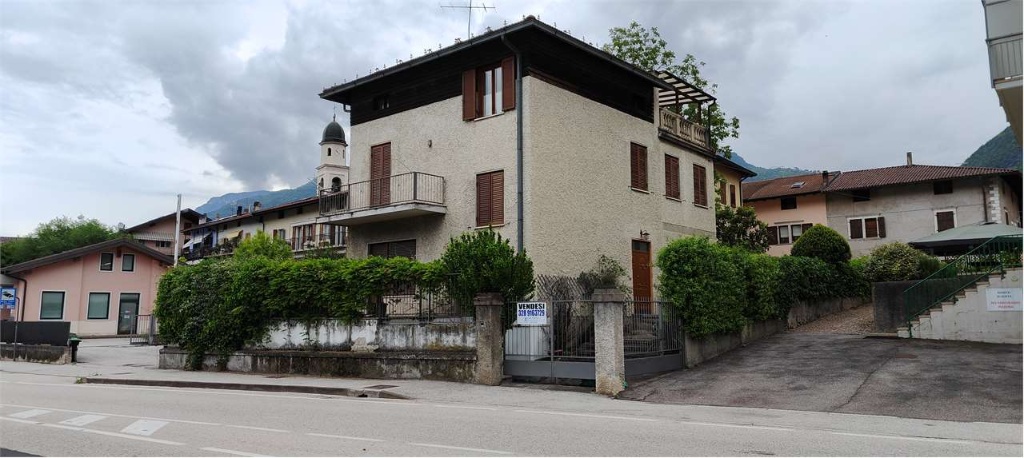 Villa in VIA NAZIONALE 45, Trento, 5 locali, 2 bagni, giardino privato