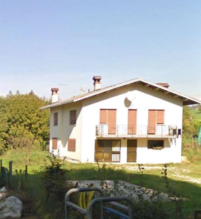 Casa indipendente in Via Pranolz, Borgo Valbelluna, 12 locali, 3 bagni