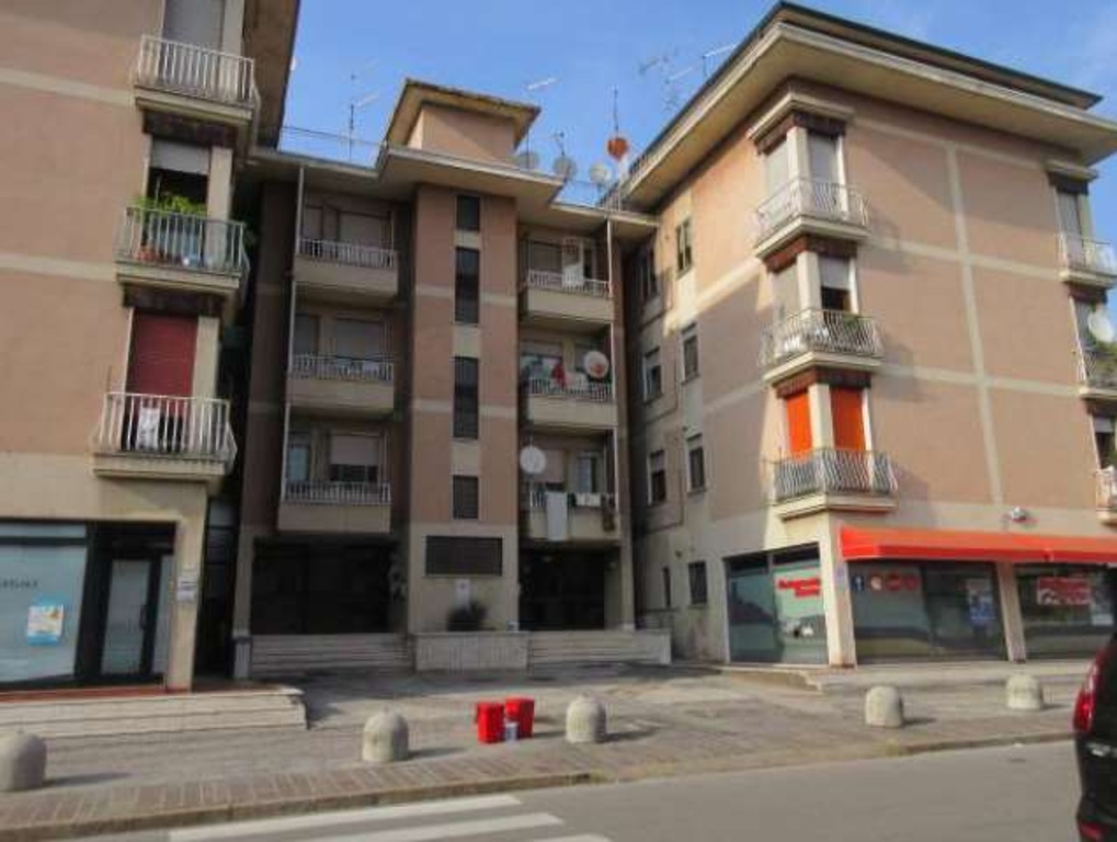 Appartamento in Via Borgolecco 26/28, Montebello Vicentino, 6 locali