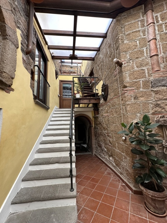 Casa indipendente in Via Via Razzini 9, Sessa Aurunca, 5 locali