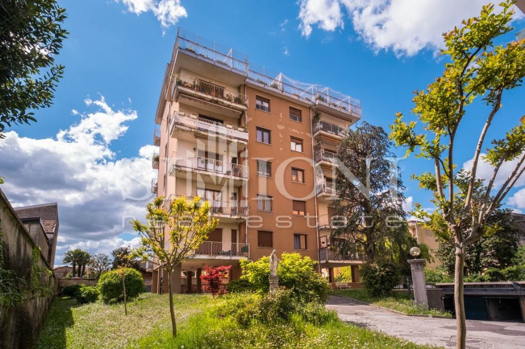 Appartamento a Venegono Inferiore, 5 locali, 2 bagni, 120 m², 5° piano