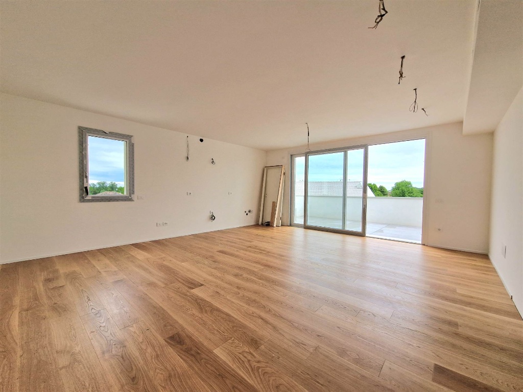Appartamento a Treviso, 5 locali, 2 bagni, 92 m², 2° piano, terrazzo