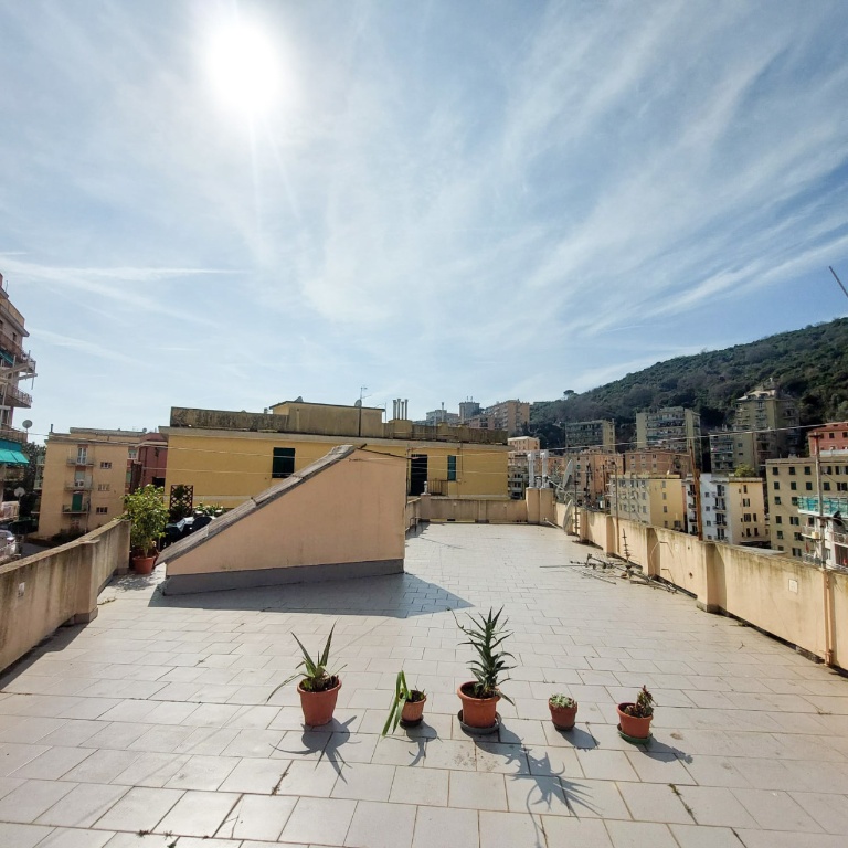 Appartamento in Via Giulio Tanini, Genova, 5 locali, 1 bagno, 67 m²
